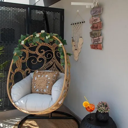 Cuarenta Y Tres By Aguilarent *